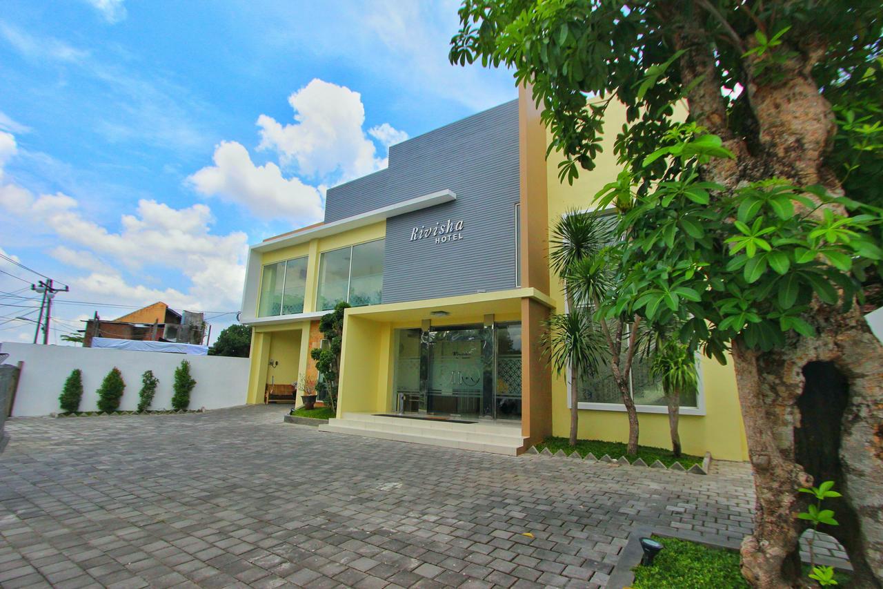 Rivisha Hotel Maguwo ภายนอก รูปภาพ